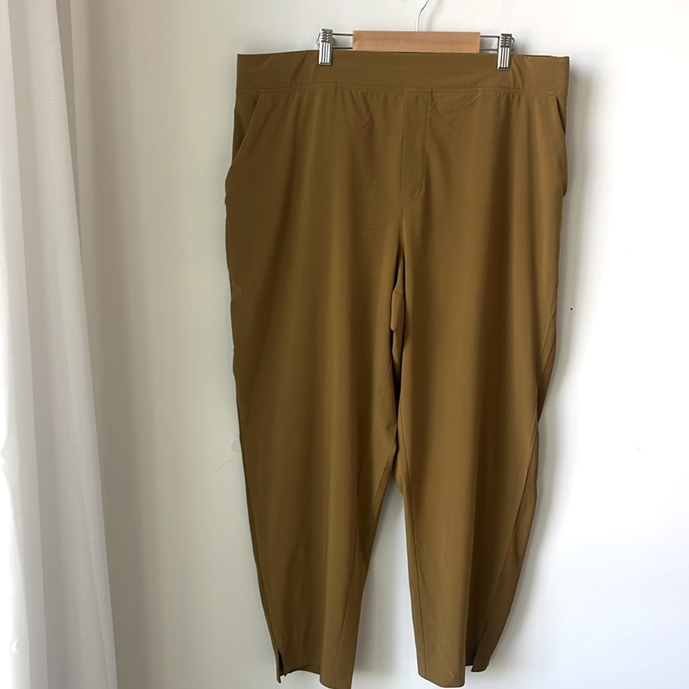 Athleta Brooklyn Ankle Pant in Mustard Pull On Pockets Athleisure Travel Size 18